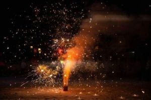 逝去的光芒怎么扔爆竹 消逝的光芒开锁技巧图解