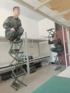 如何在梦境中蹲着行走