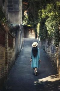 就挺秃然的村口闲话如何度过