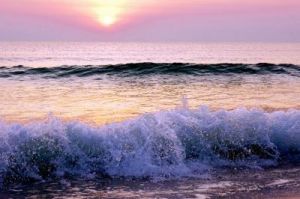 浪花阵阵,掀起夏日激情