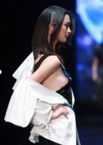 什么是“精神走光”？这个词的含义是什么？