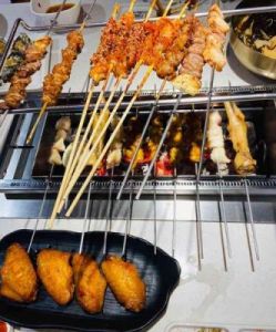 小鲜肉吃小鲜肉的大LOGO：美食的秘密角落