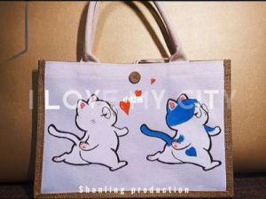 《麦芬启程：猫咪包的华丽冒险》——为您呈现一款令人惊艳的猫咪包设计