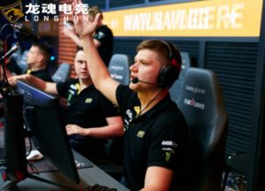暴躁老外在CSGO中展开激烈对战，现场氛围超燃
