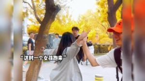 九个装修工人把我放在茶几上文字：生活中的温暖时刻