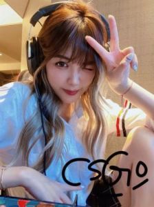 暴躁妹妹csgo直播：激烈比赛中的狂怒飙车