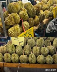 草莓香蕉榴莲丝瓜十八岁可以吃吗：十八岁终于能尽情品尝各式水果美味