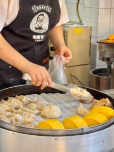 每天在汆肉中醒来攻略：独特的提神方法和早餐